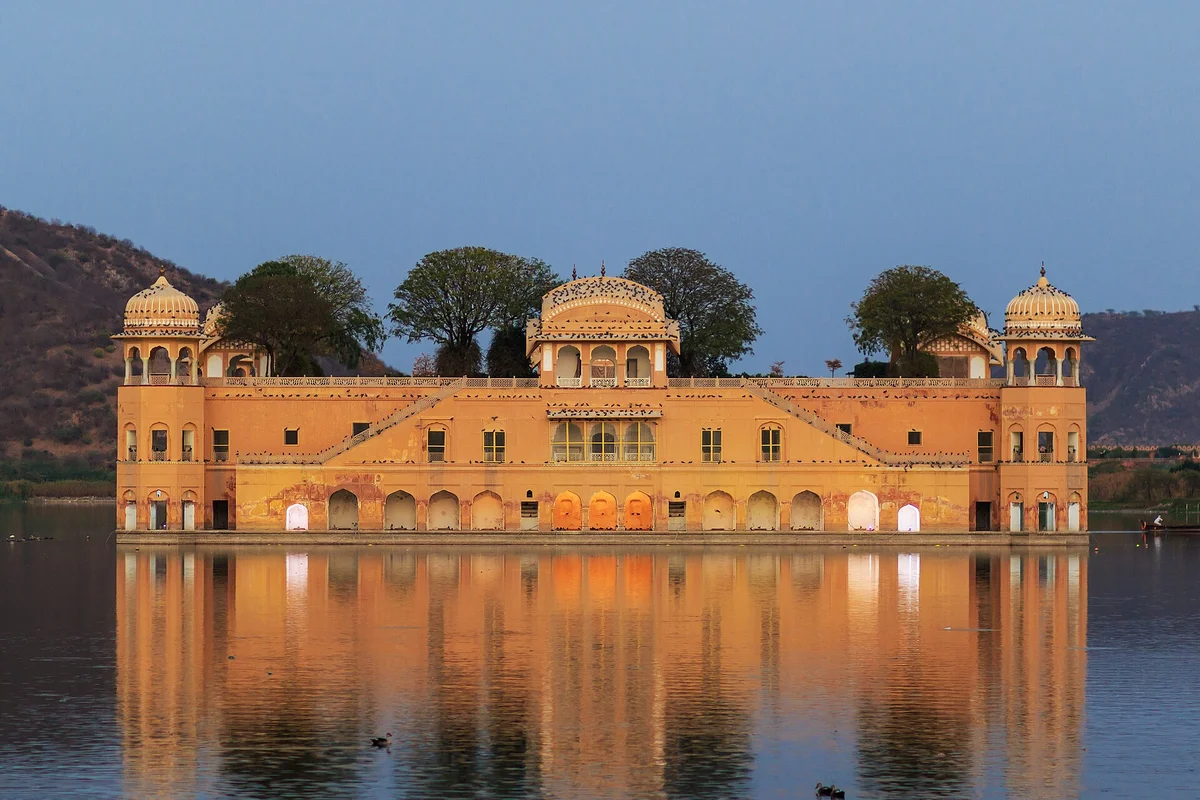 Rajasthan's royal heritage, traditional hospitality and desert culture